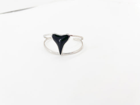 Shark Tooth Pendant Bracelet in Black Onyx and Silver Luxury